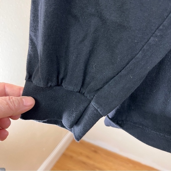 NIKE Long Sleeve Graphic Tee. Size XXL. 100% Cotton. Ribbed cuffs. Black w/Logo - Picture 3 of 7